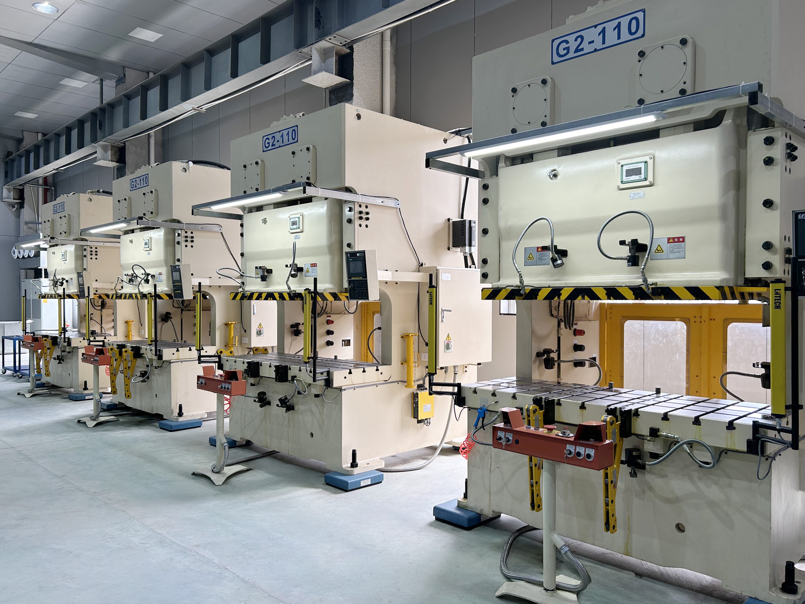 モール生産設備 Molding Equipment